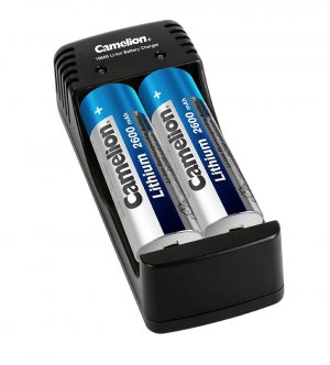 Зарядно за акумулаторни батерии 18650 - Camelion